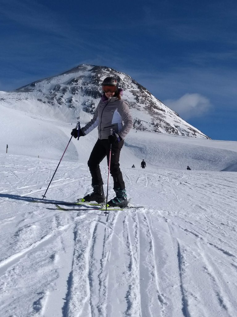 sue skiing 3